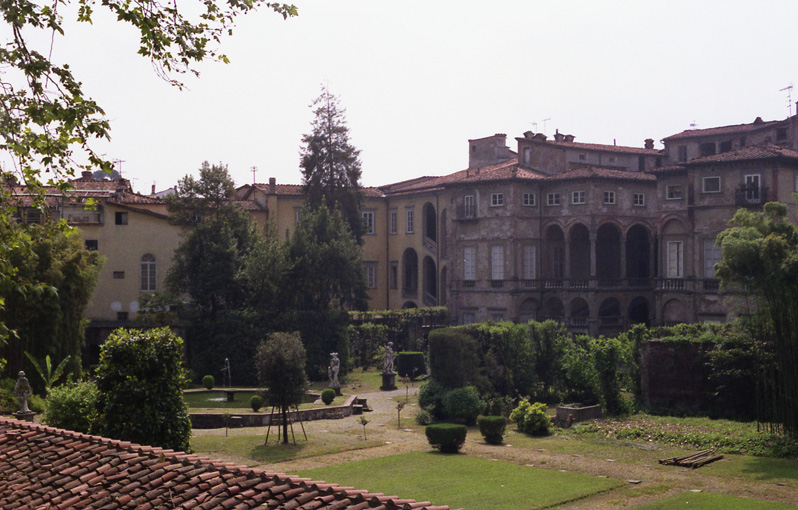 Lucca garden