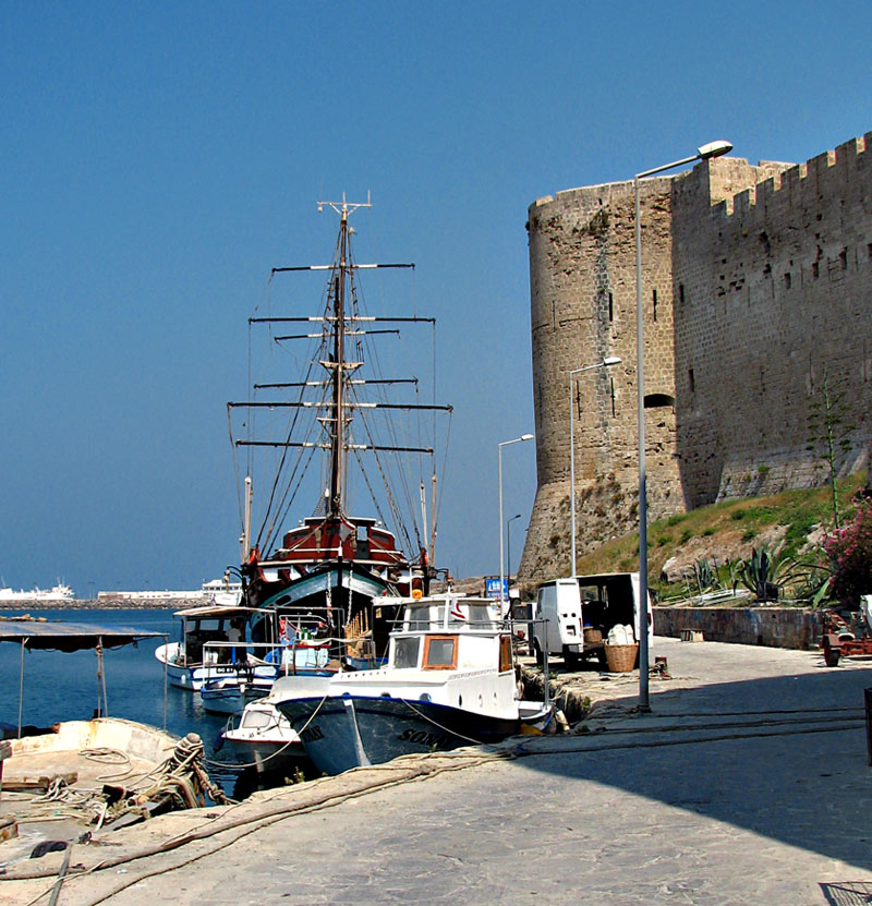 Kyrenia boat, Harbor castle