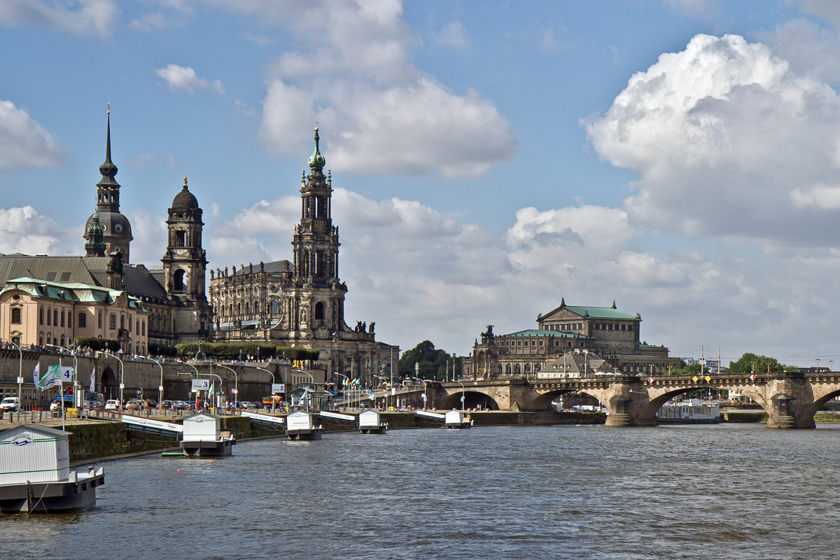 Hofkirche, Semperoper und Augustus-Brcke