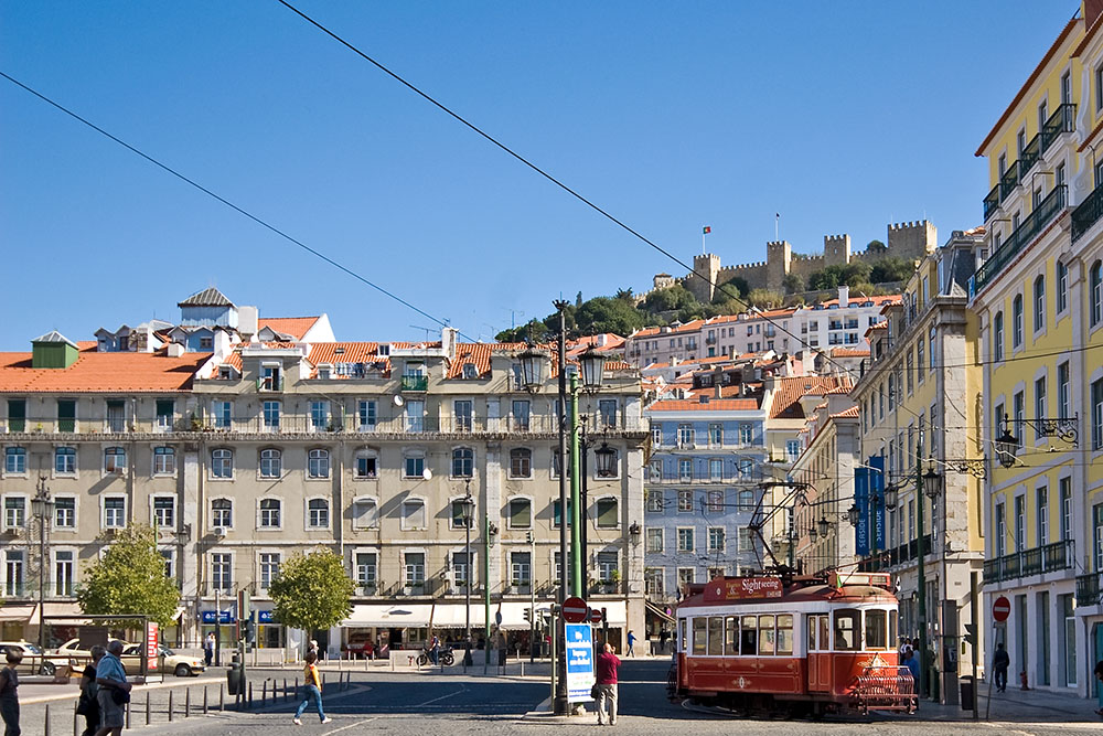 burg und tram.jpg