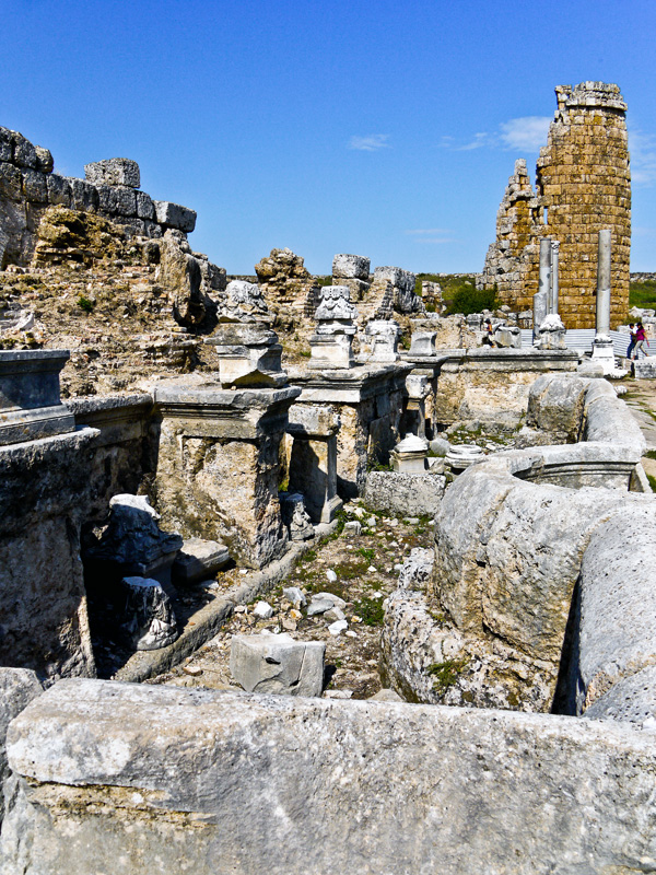 Propylon