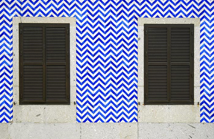 Twins, blue and white tiles