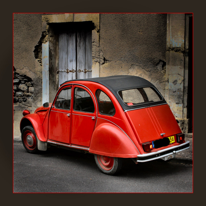 Red Car:  2 CV