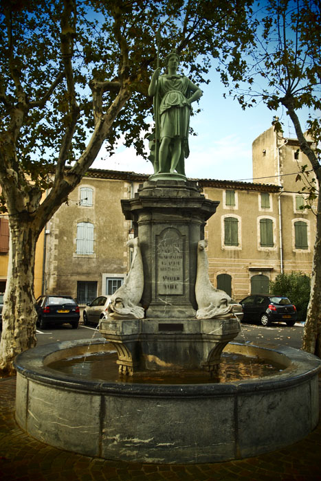 le Griffe fountain in Nizas