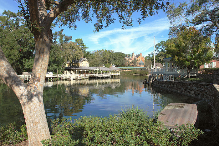 <b>Rivers of America and Haunted Mansion</b><br><font size=2>Magic Kingdom