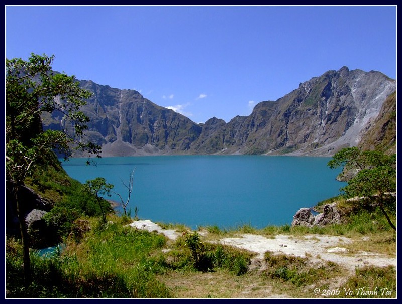 Pinatubos crater lake