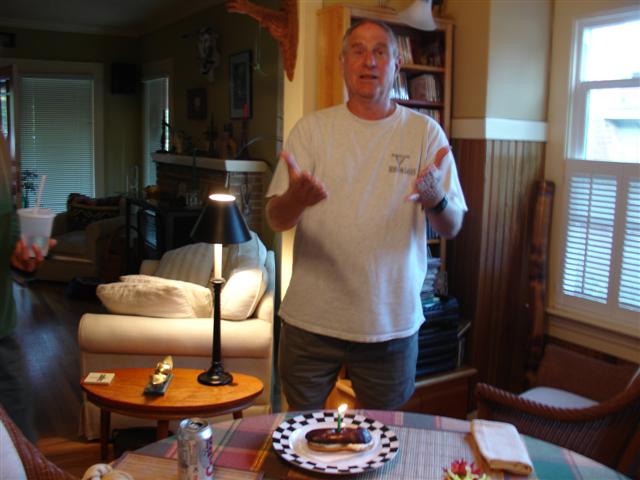 Bob & Birthday Eclair