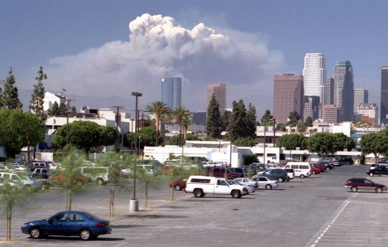 LOS ANGELES SKYLINE WITH FIRE IN THE HILLS