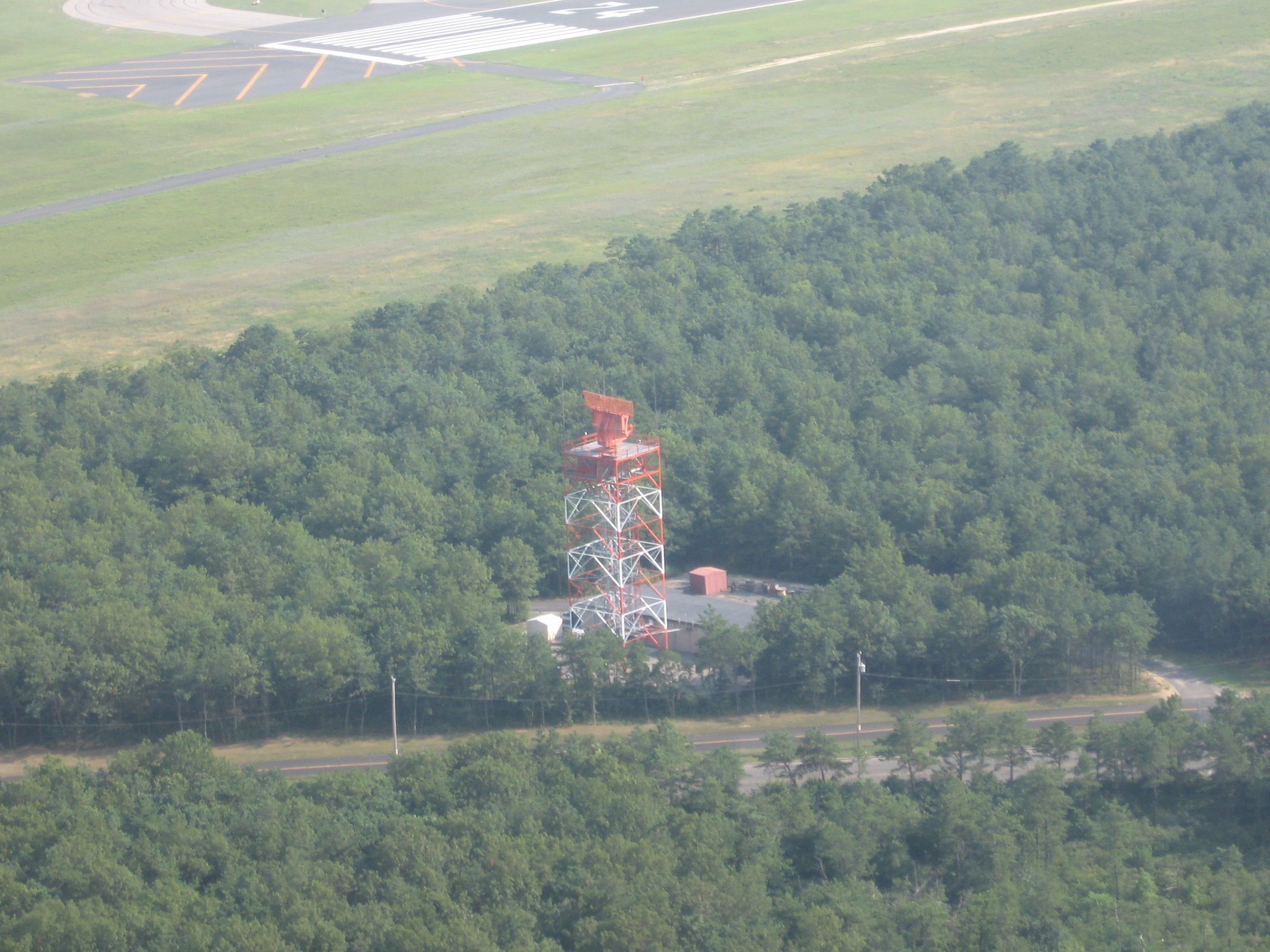 MacArthur Airport