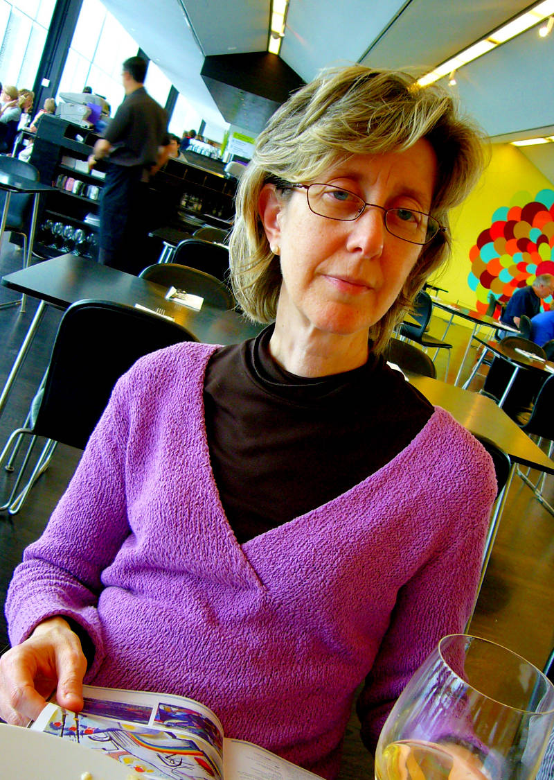 pbase Carol at Modern Tate June 27 2006.jpg