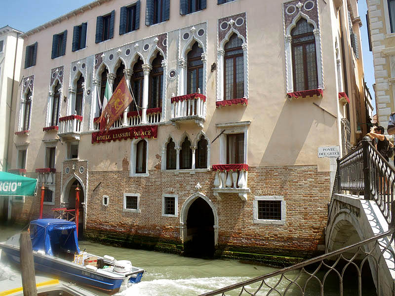  Liassidi Palace, our hotel beside the Ponte dei Greci