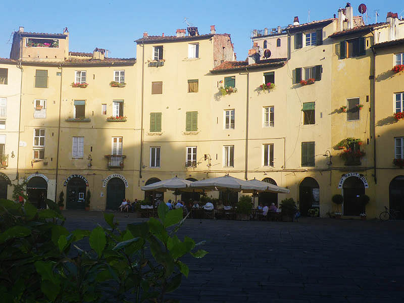  Piazza Anfiteatro