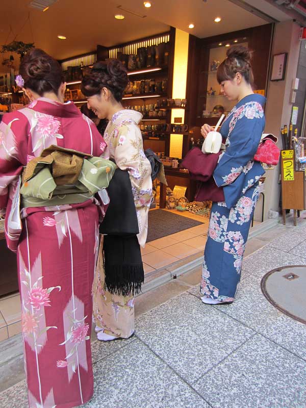 Women dressed traditionally to visit a temple