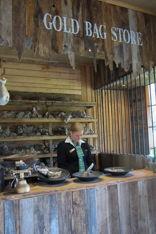 Recreation of gold buying store