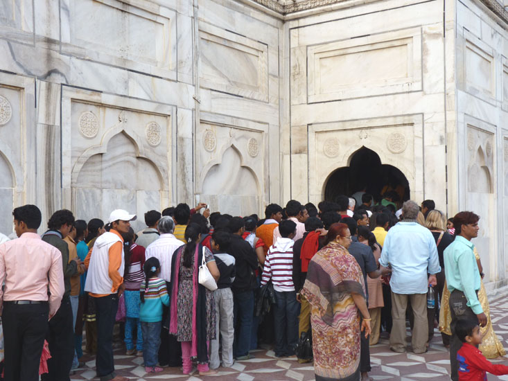 Entrance to the inner tombs