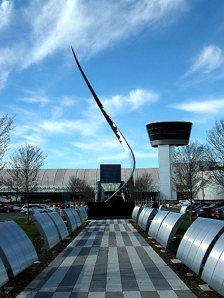 UDVAR-HAZY AIR+SPACE MUSEUM