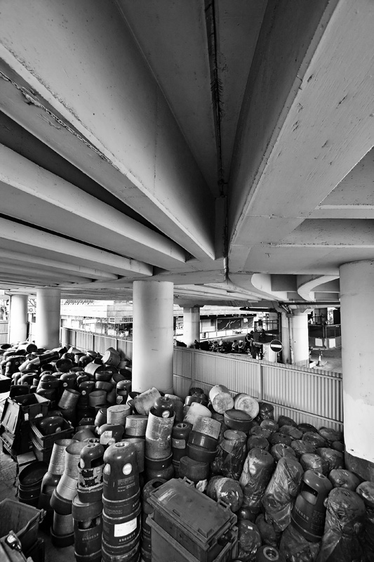 2006.06.19 Whats under the bridge