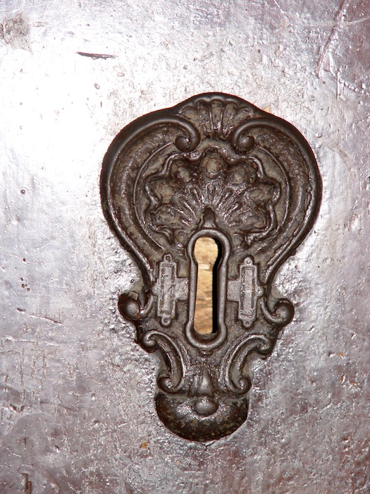 Door knockers, knobs & locks