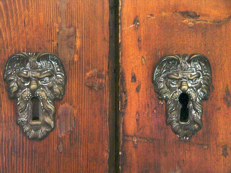 Door knockers, knobs & locks