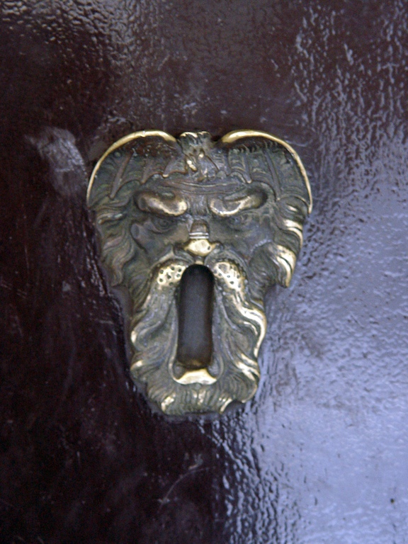 Door knockers, knobs & locks