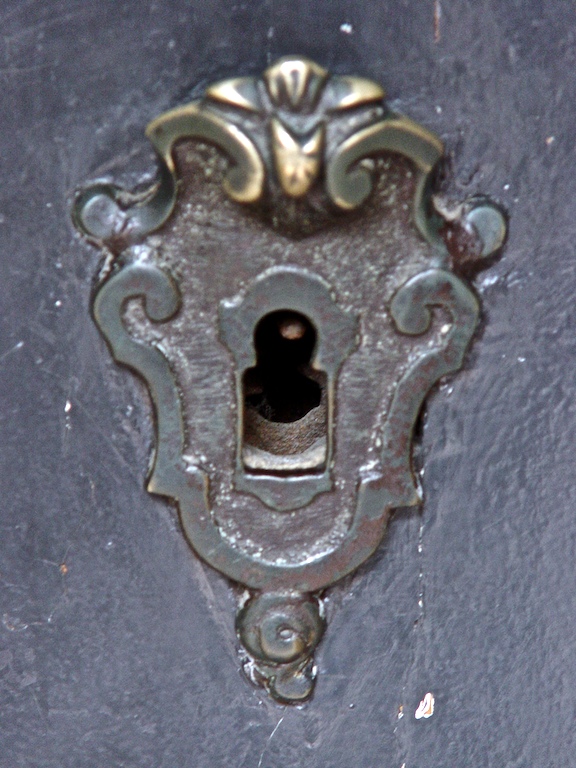 Door knockers, knobs & locks