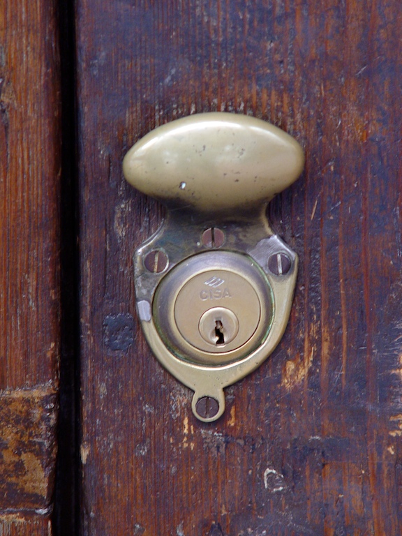 Door knockers, knobs & locks