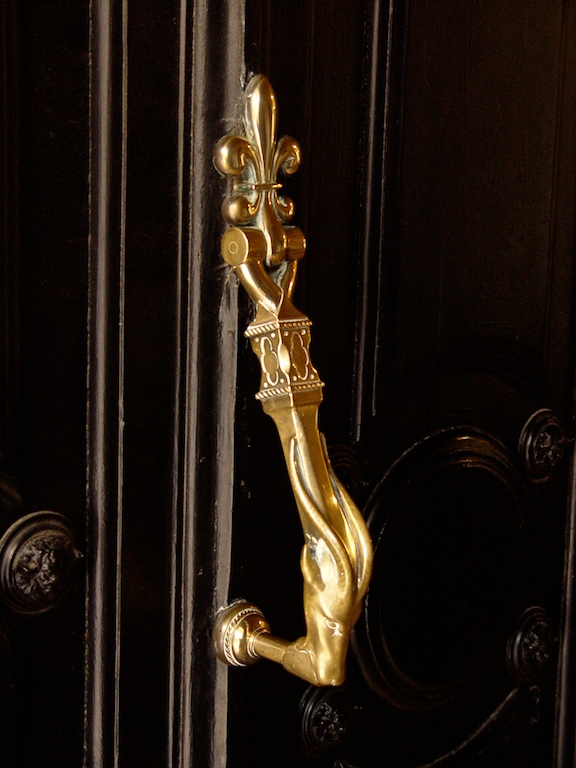 Door knockers, knobs & locks