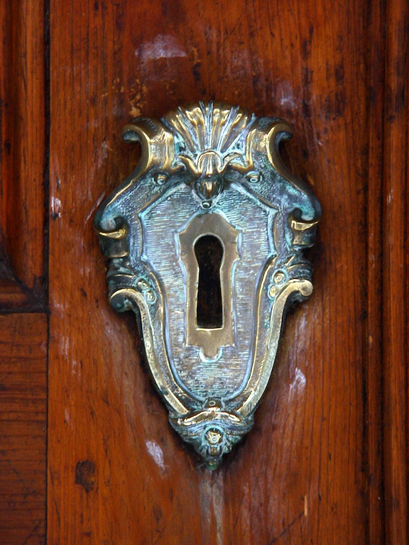 Door knockers, knobs & locks