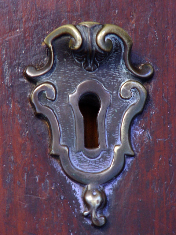 Door knockers, knobs & locks