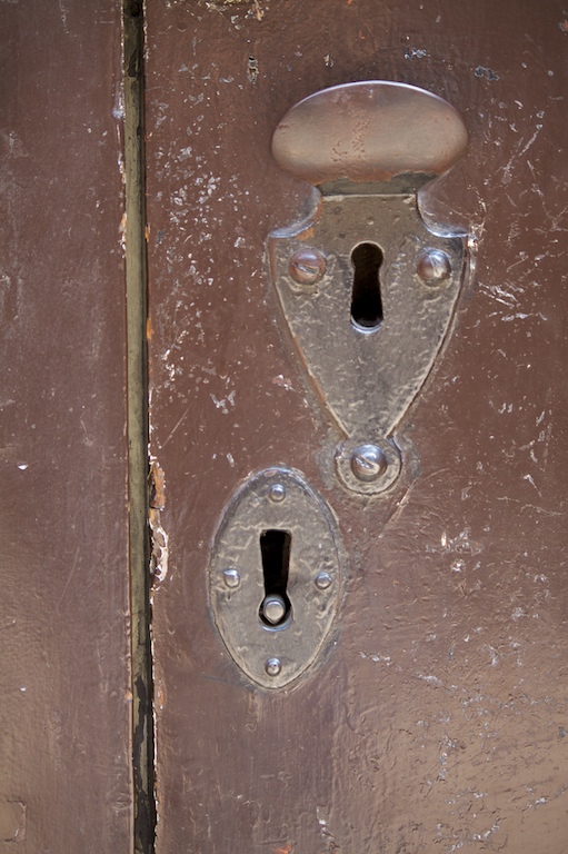 Door knockers, knobs & locks