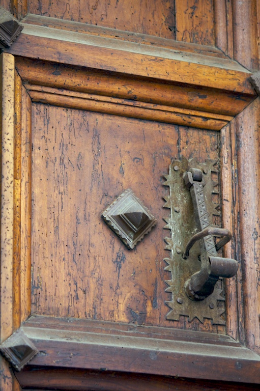 Door knockers, knobs & locks