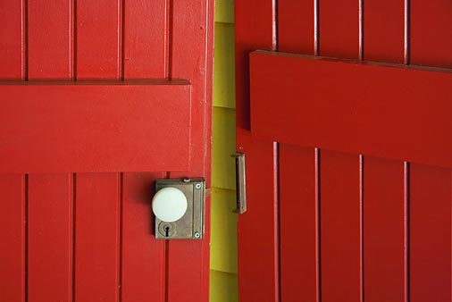 White Knob Red Door 46607-9