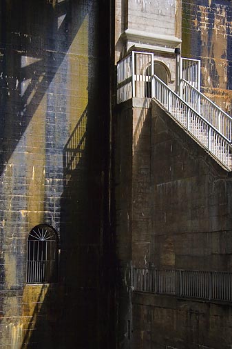 Lift Lock Rear Wall