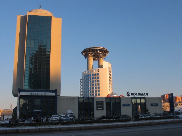 Mercedes Bulding and the MHP on the background