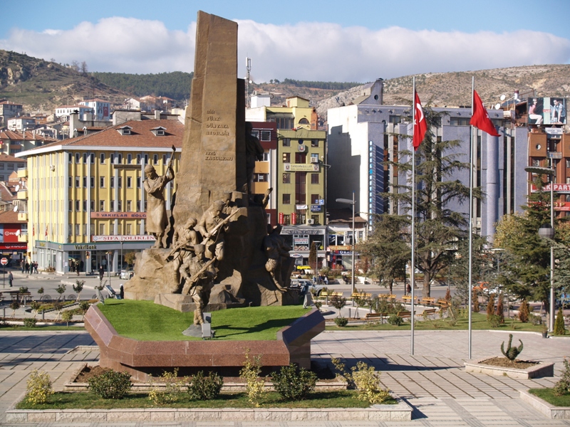 Serife baci aniti ve gereksiz modern binalar