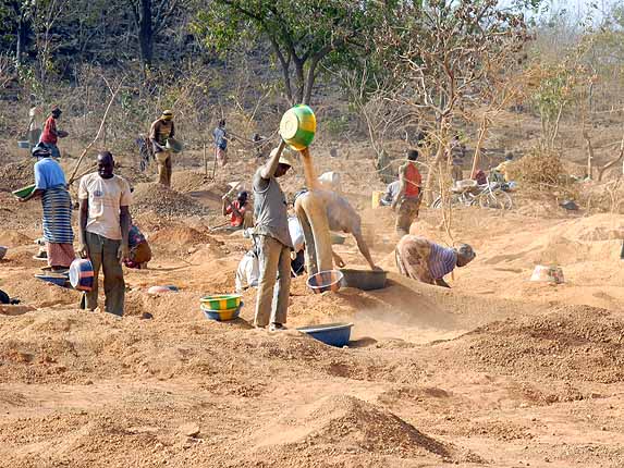 Gold mining between Gaoua ond P, Centre-Sud Region, Burkina Faso