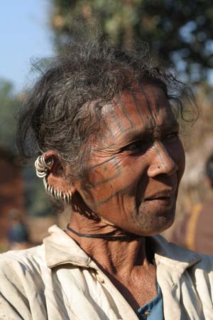 piercings and tattoos of Desia Kondh