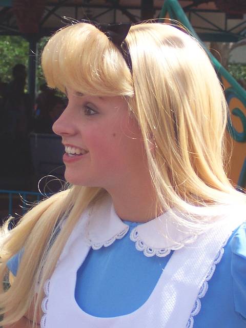 Alice1.jpg