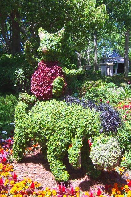 EpcotFlowerGardenEeyorePiglet.jpg