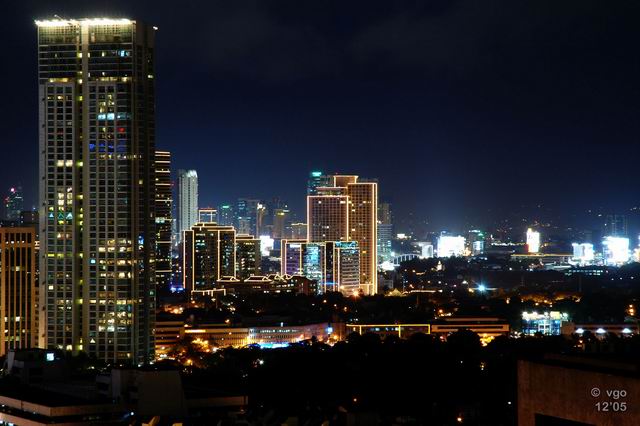 my first night shot of Makati