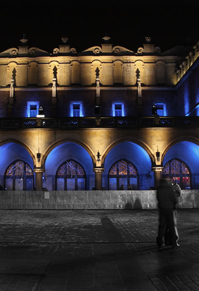 Meet me by the blue arches