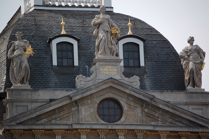 Le Grand Place roof line