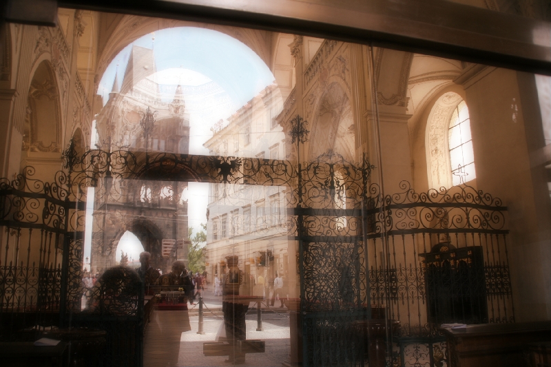 Glimpse of Praha