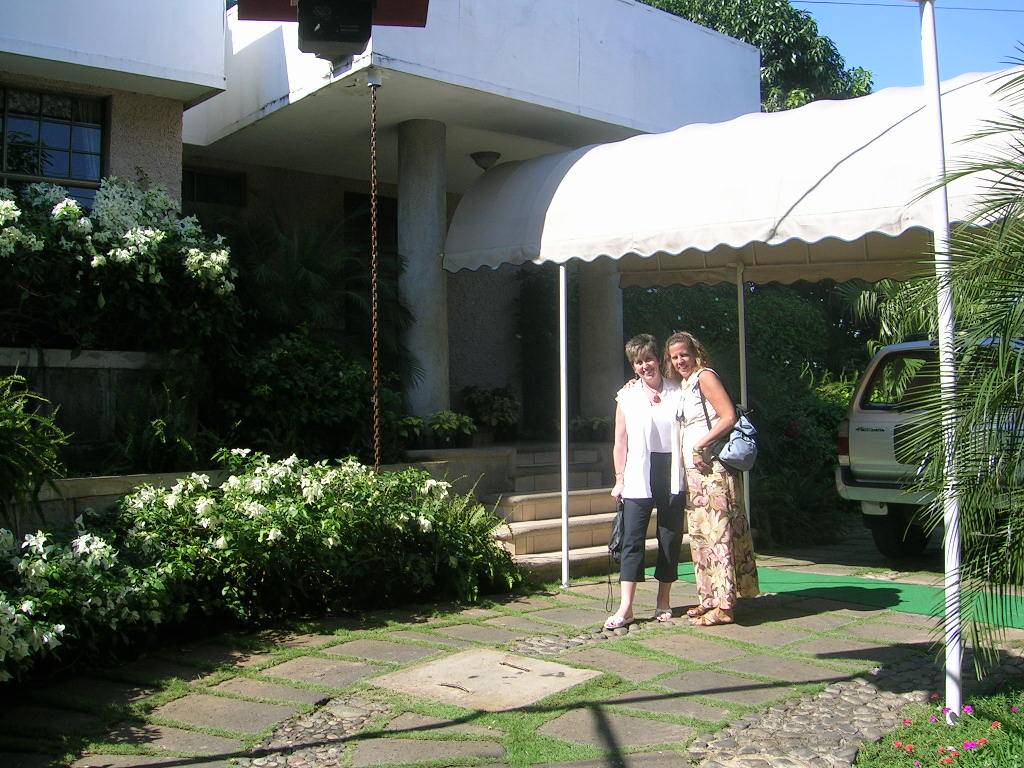 front of the restaurant with Cheryl and Isie