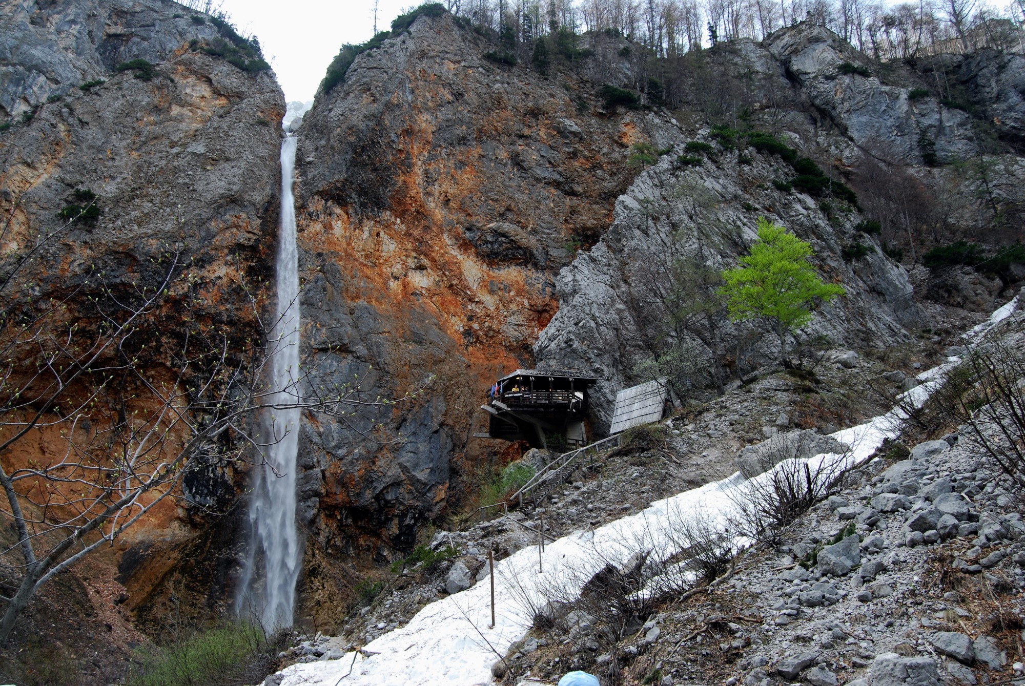 Waterfall Rinka - Eagles Nest