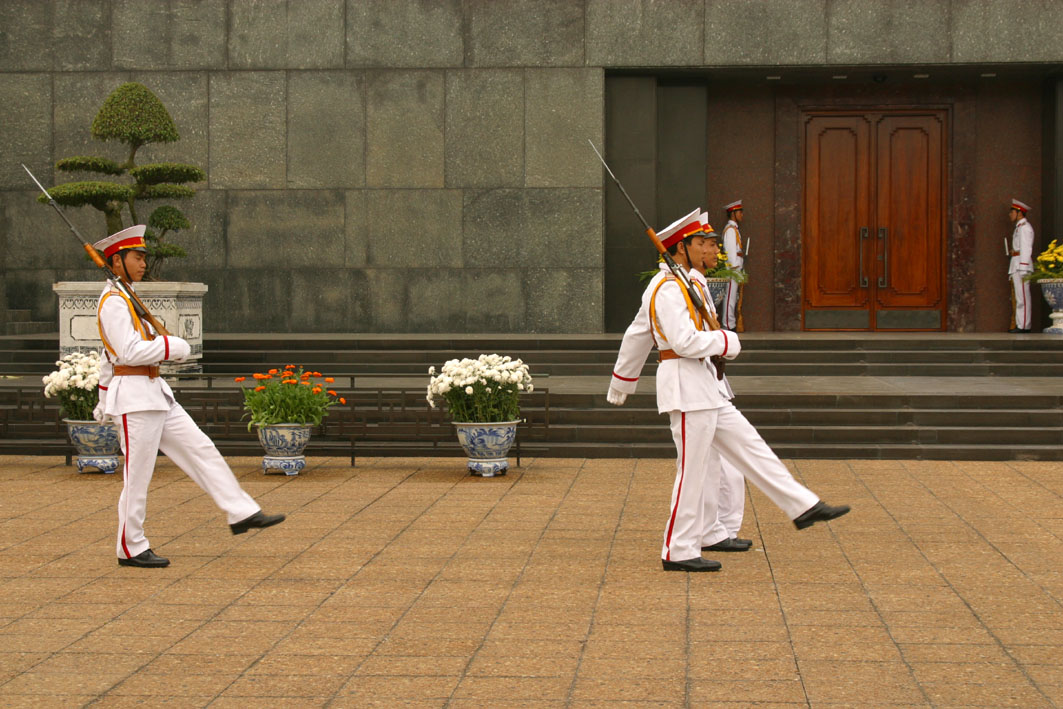 Ho Chi Minh Mausoleum, changing of the guards