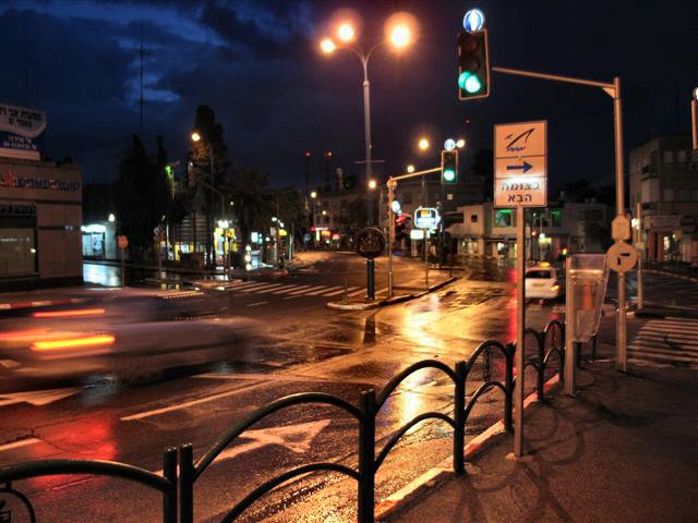 Main street on Mt.CarmelHaifa.JPG