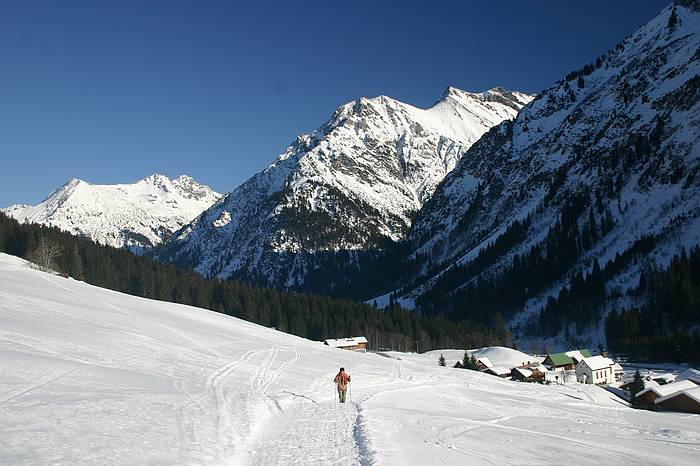 Kleinwalsertal - Winterwanderung Höhenweg Fuchsfarm nach Baad