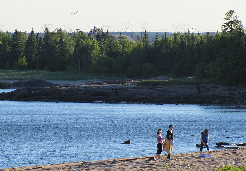sur le bord de l'eau