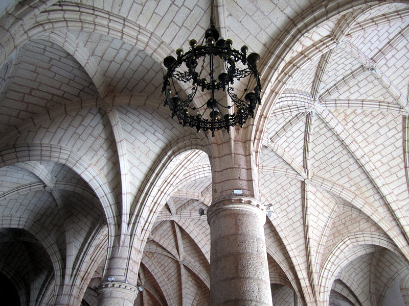 Plafond avec candlabre